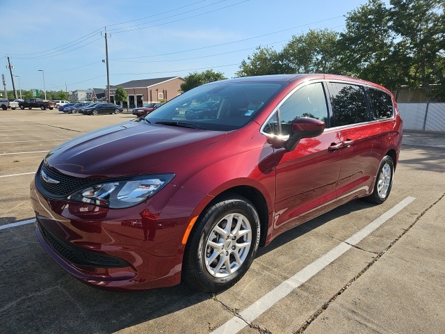2023 Chrysler Voyager LX